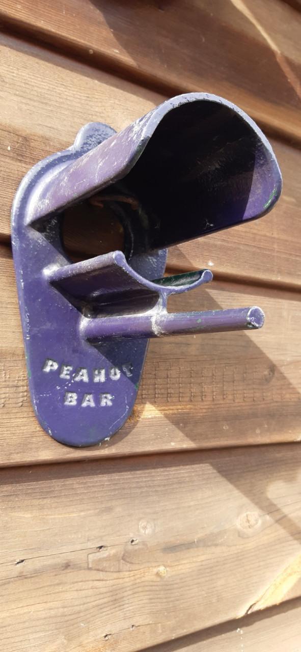 Pindakaaspothouder met zitstokje