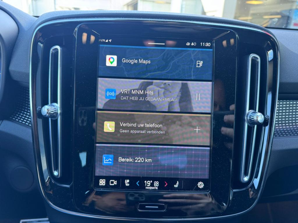 Volvo XC40 recharge p8 awd r-design