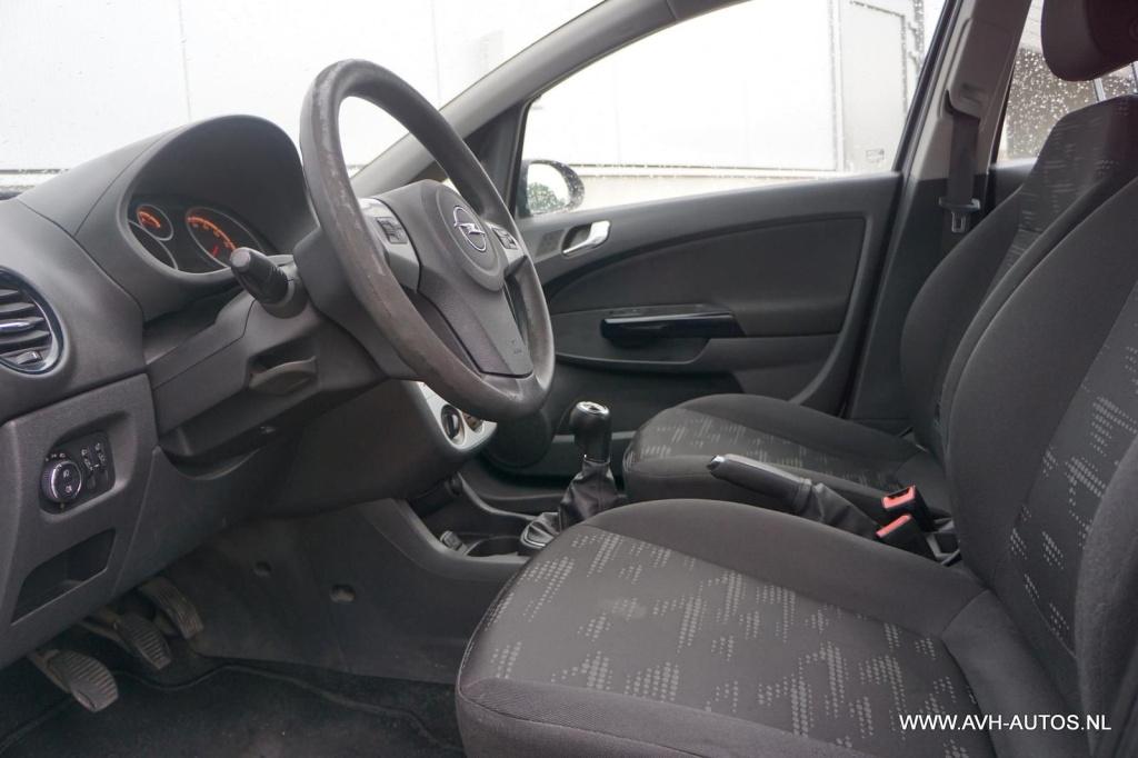 Opel Corsa 1.2-16v cosmo