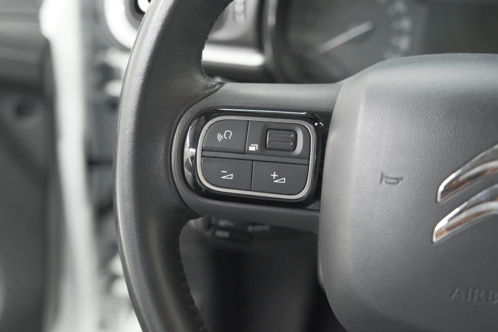 Citroen C3 puretech 110 s&s shine | camera | navigatie | apple carplay | pa