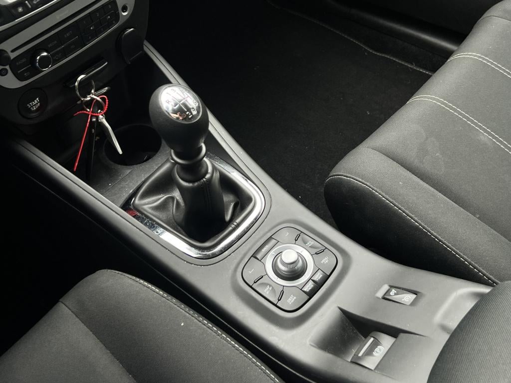 Renault Megane 1.2 tce limited | nav | trekhaak | climate control | radio |