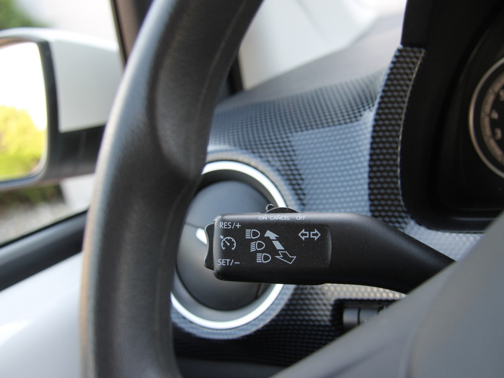 Volkswagen UP! 1.0 bmt move up! cruise | apps | camera