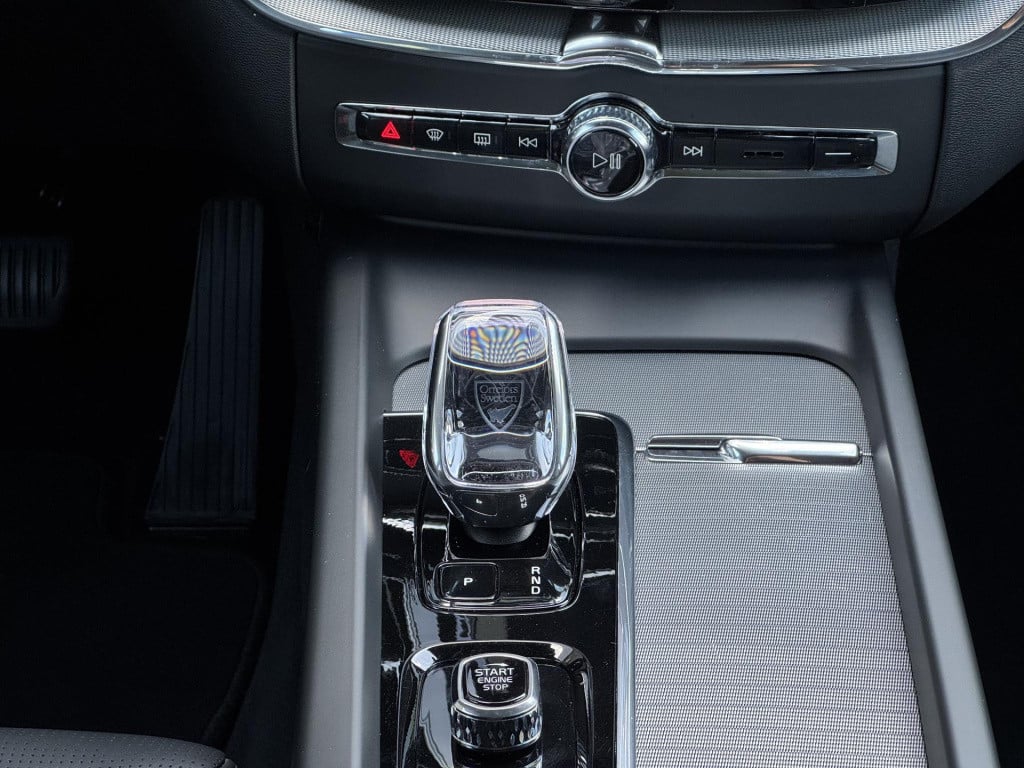 Volvo XC60 2.0 t6 plug-in hybrid awd plus black edition | trekhaak uitklapb