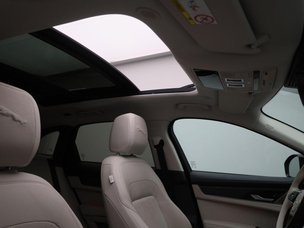 Jaguar F-pace 2.0 p400e phev r-dynamic s | automaat | navigatie | apple car