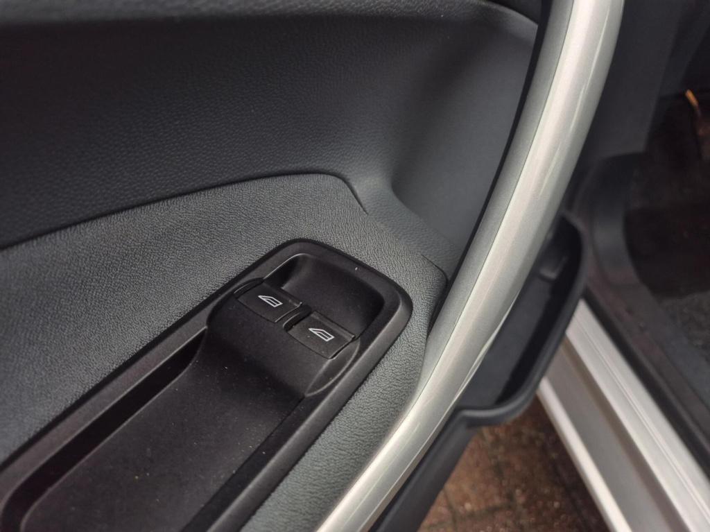 Ford Fiesta 1.25 titanium / origineel nl / airco / verwarmde voorruit