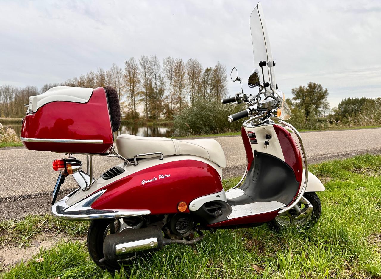 Mooie retro-scooter