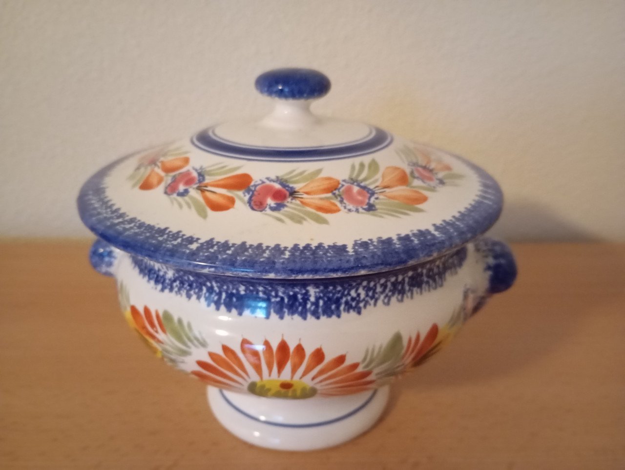 4 stuks Henriot Quimper handgeschilderd aardewerk