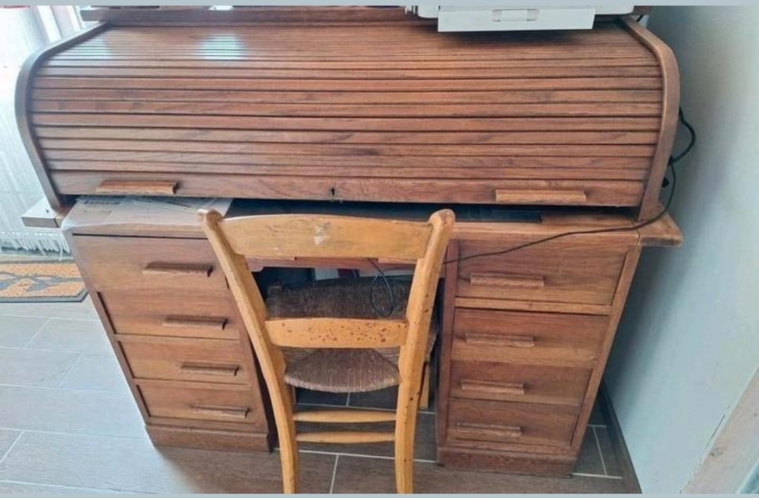 Leuk brocante kast , rolluikbureau , stoel