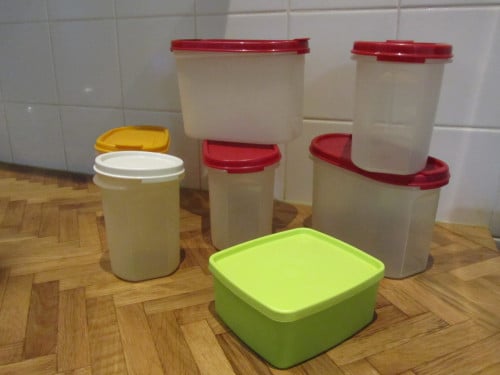 7 tupperware bakjes