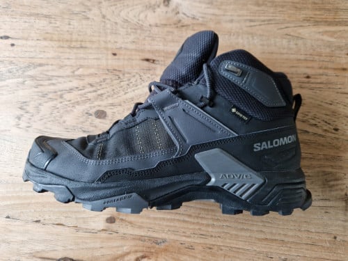 Salomon heren wandelschoen, vrijwel NIEUW 42 2/3