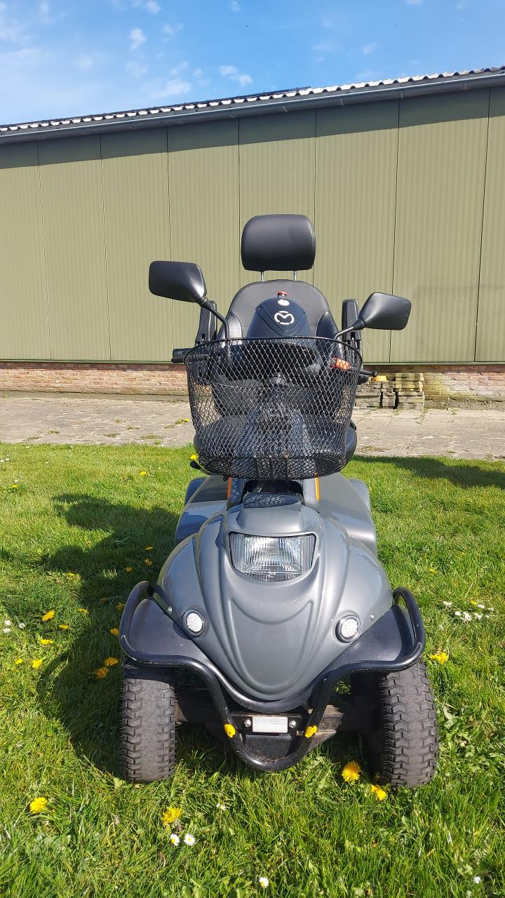 Scootmobiel 10 jaar oud mooi maar toch wat onderhoud nodig