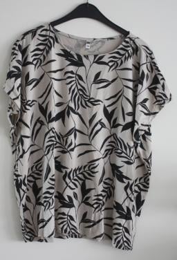 Tshirt wit zwarte bladeren print maat xl