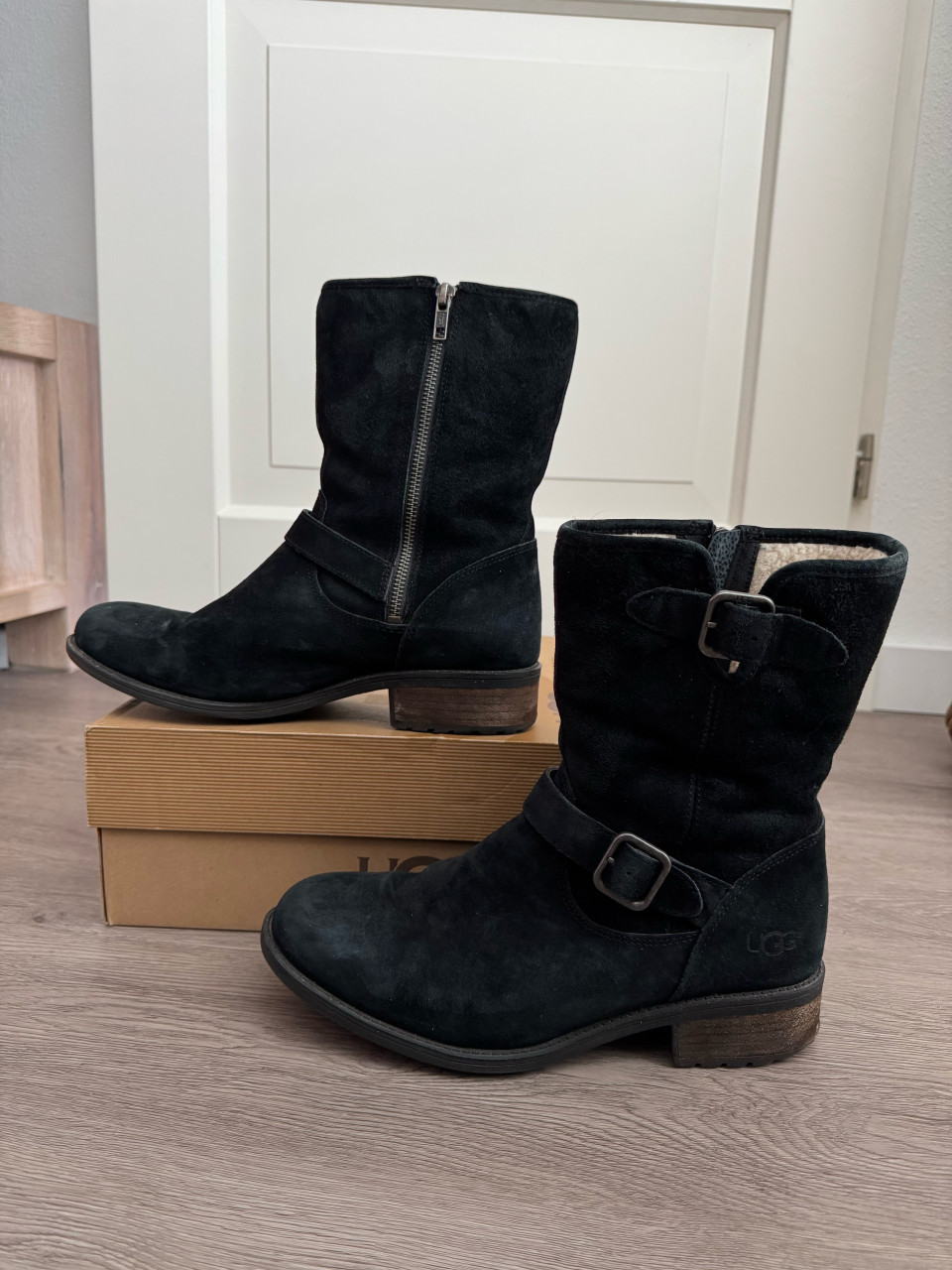 Zwarte vachtlaarzen van UGG in maat 42