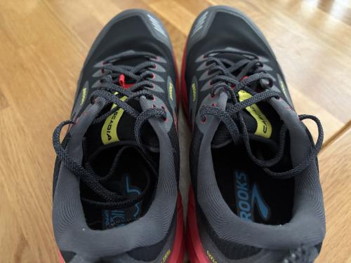 Trailschoenen Brooks Cascadia 16  Maat 44,5