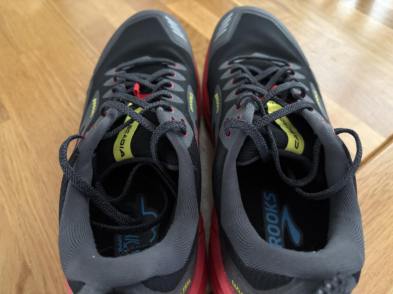 Trailschoenen Brooks Cascadia 16  Maat 44,5