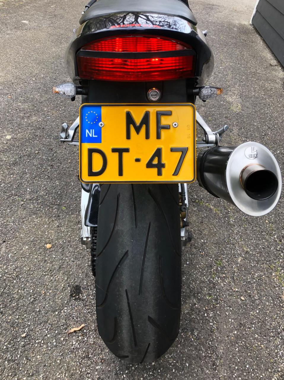 Honda CBR RR Fireblade 2001 in mooie kleurstelling