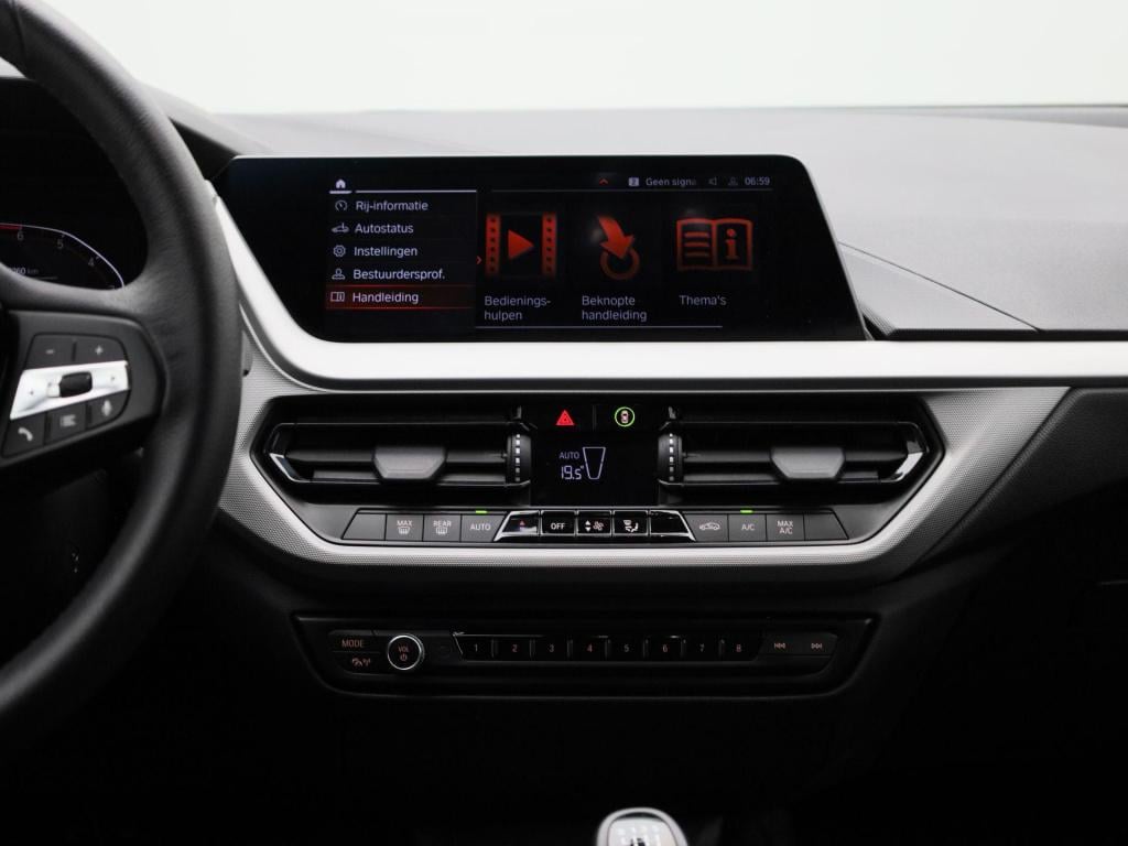 BMW 1 Serie 118i executive | navigatie | climate control | parkeer sensoren