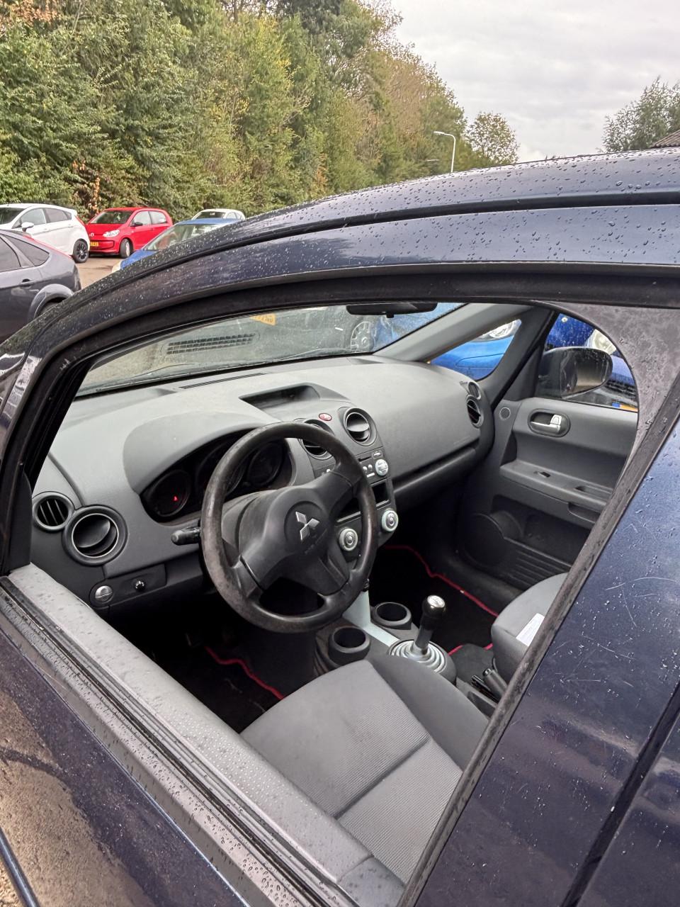 Mitsubishi colt jaar apk