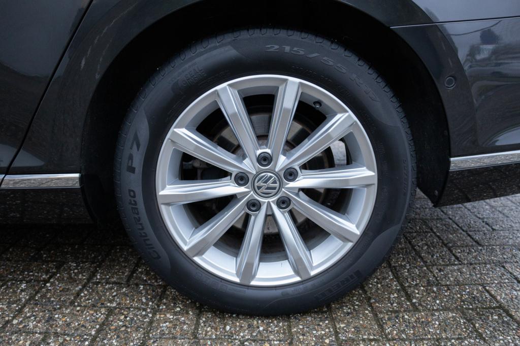 Volkswagen Passat variant 1.8 tsi highline 180 pk nav i trekhaak i acc i ap