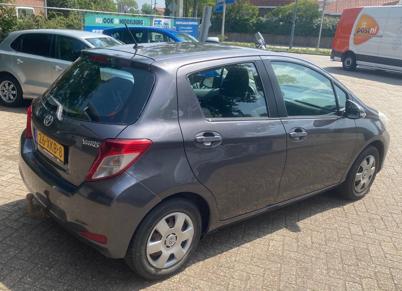 Toyota Yaris 1.0 VVT-i – Ruim en zuinig! Airco, jaar APK, beurt+3m gar