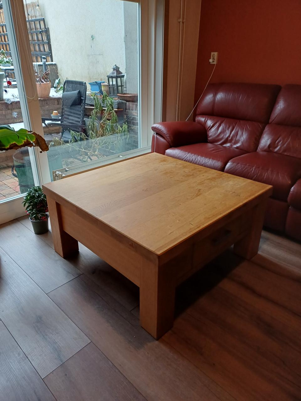 Salontafel van massief eikenhout
