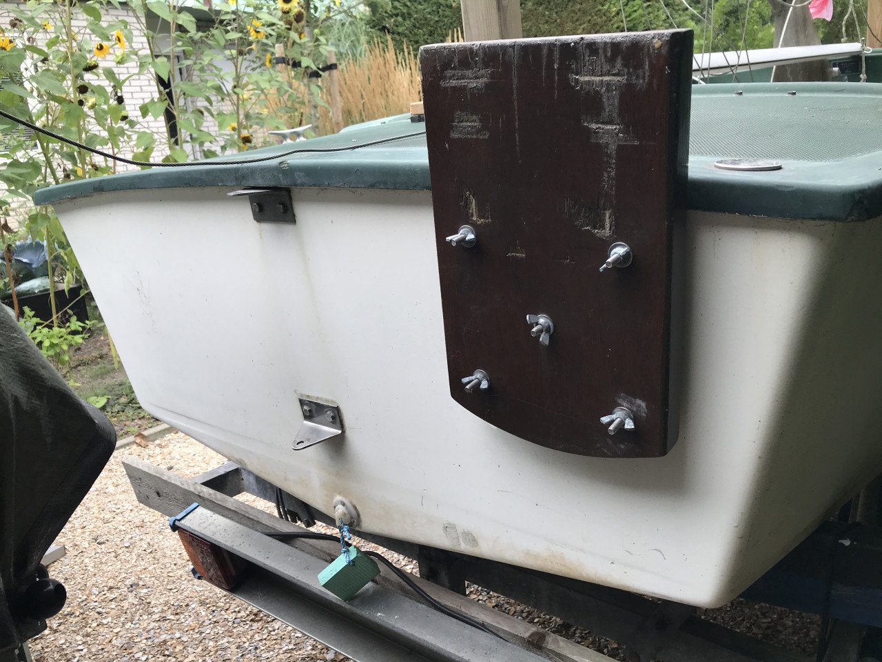 VOLKSBOOT VB480 met haventrailer