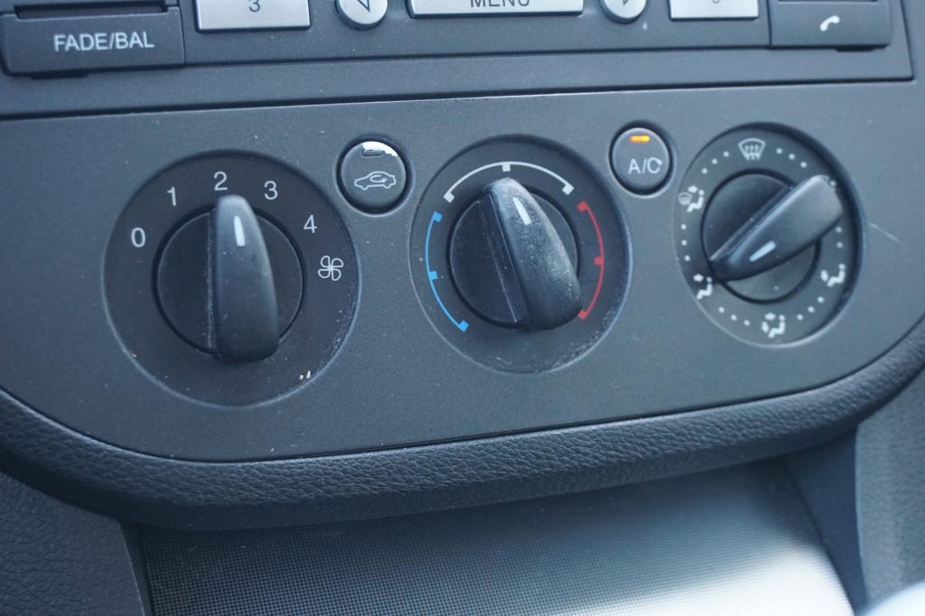 Ford C-max focus 1.6-16v futura airco / elektr. ramen / cruise / trekhaak /