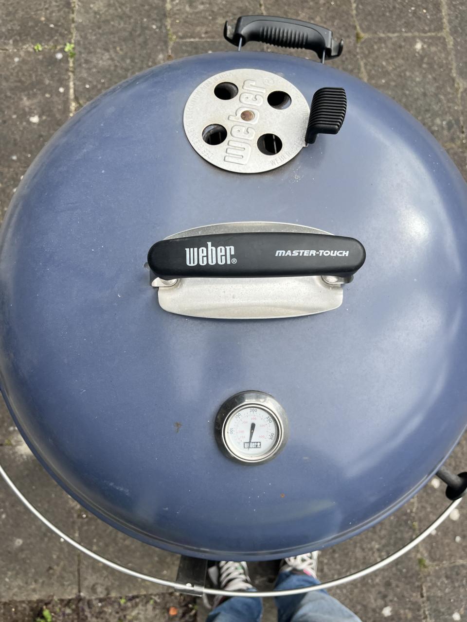 Weber master touch barbecue