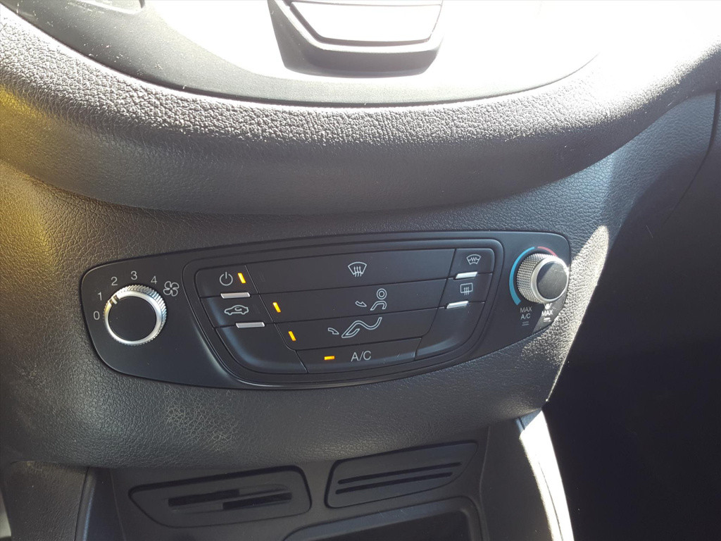 Ford Transit Courier gb trend 1.5 tdci duratorq 75pk s&s euro6 airco | trek