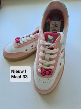 Nieuwe Hello Kitty snaekers  Maat 33
