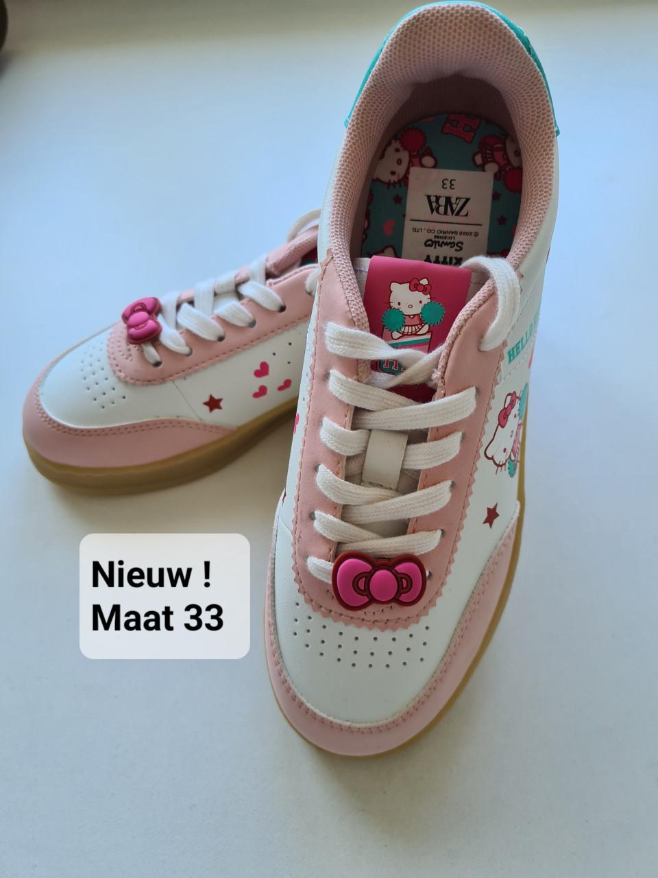 Nieuwe Hello Kitty snaekers  Maat 33