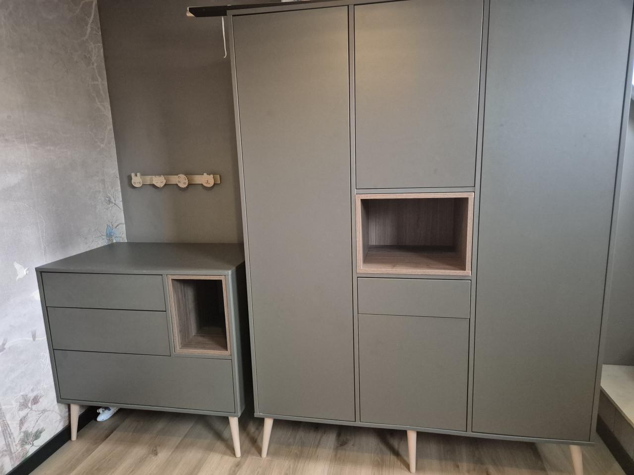Quax babykamer/ kinderkamer kledingkast en commode