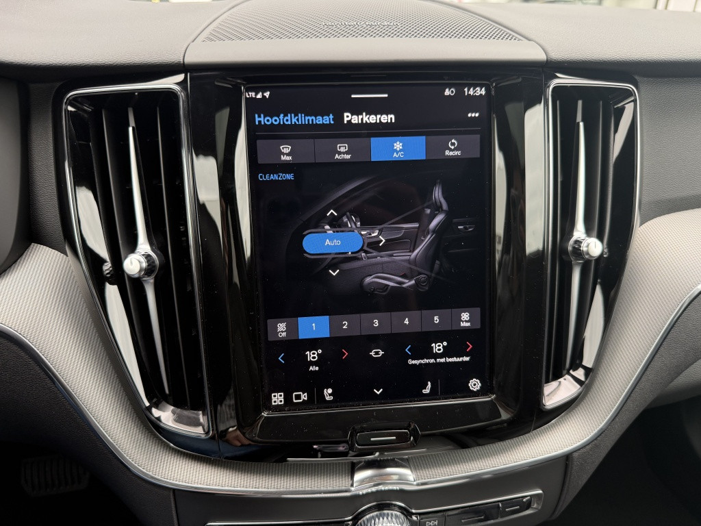 Volvo XC60 t8 455pk recharge black edition| panodak| trekhaak| adap.cruise|