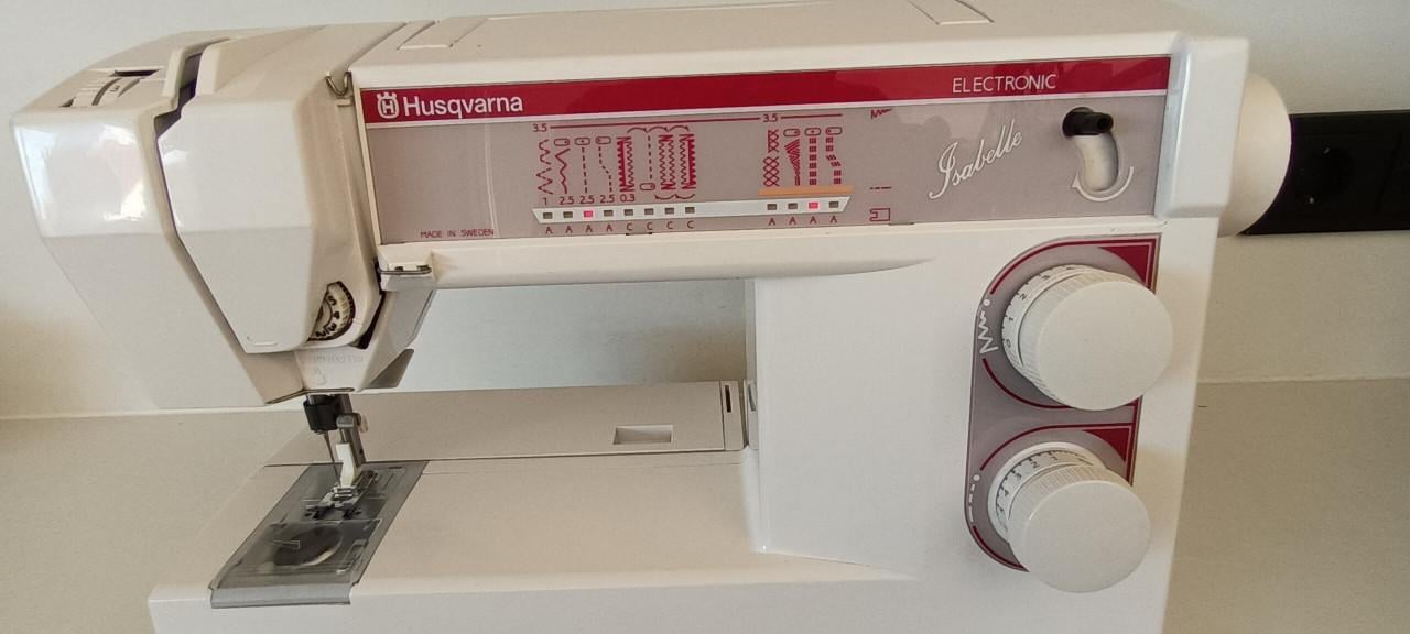 Nette naaimachine Husqvarna electronic Isabelle