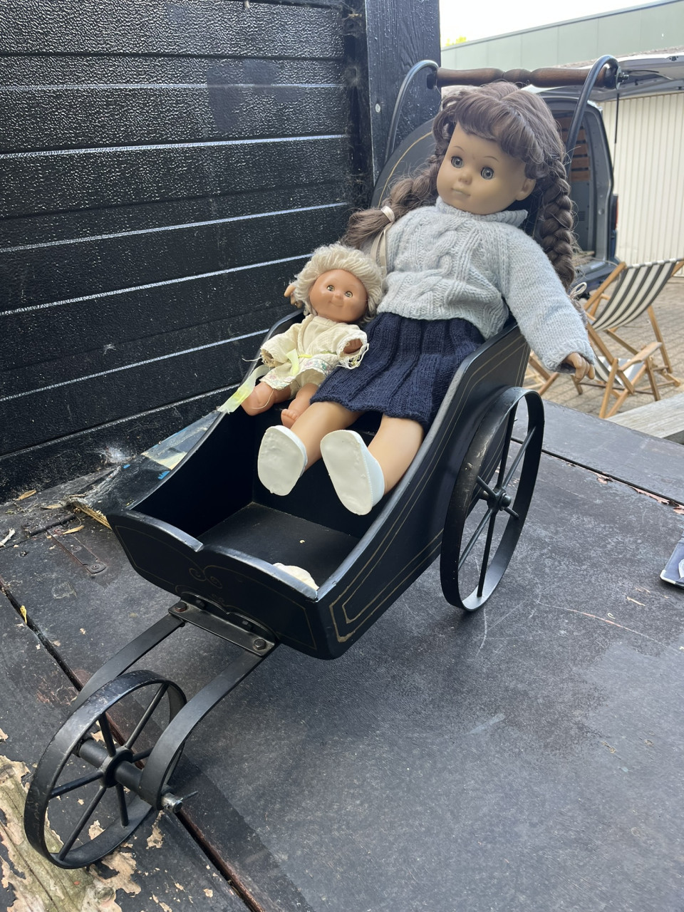 Poppenwagentje met pop, antiek