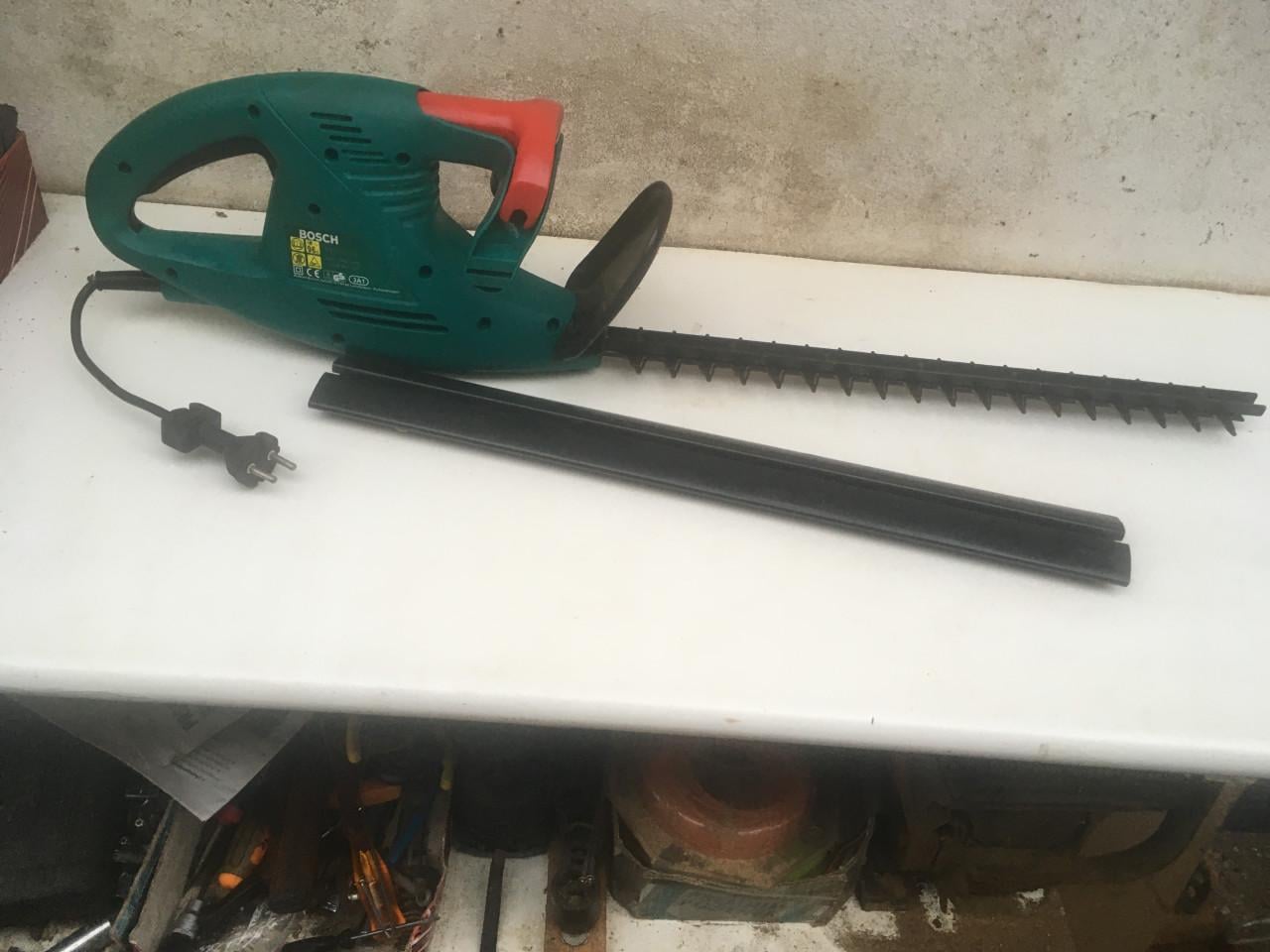 Bosch AHS 42-16 heggenschaar (420 Watt, 420 mm meslengte