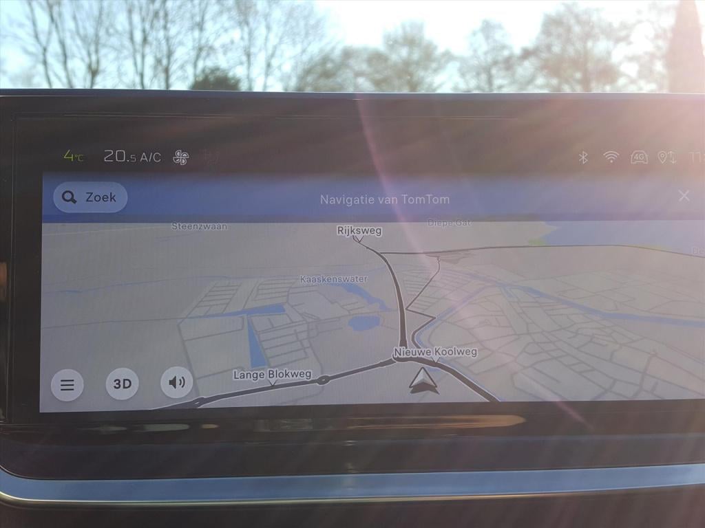 Peugeot 208 allure 1.2 mild-hybride 100pk automaat (e-dcs6) navigatie met a