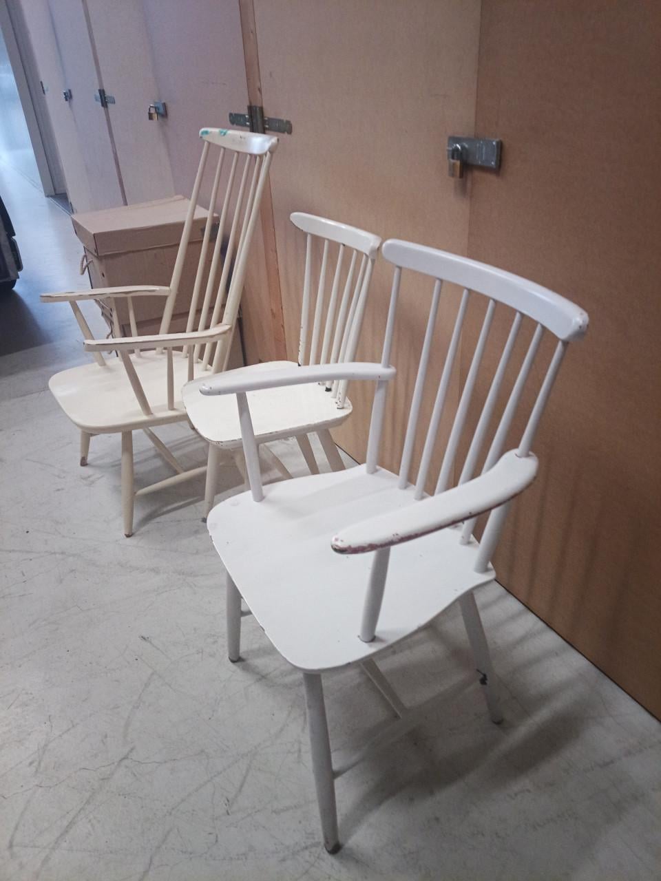 Houten stoelen