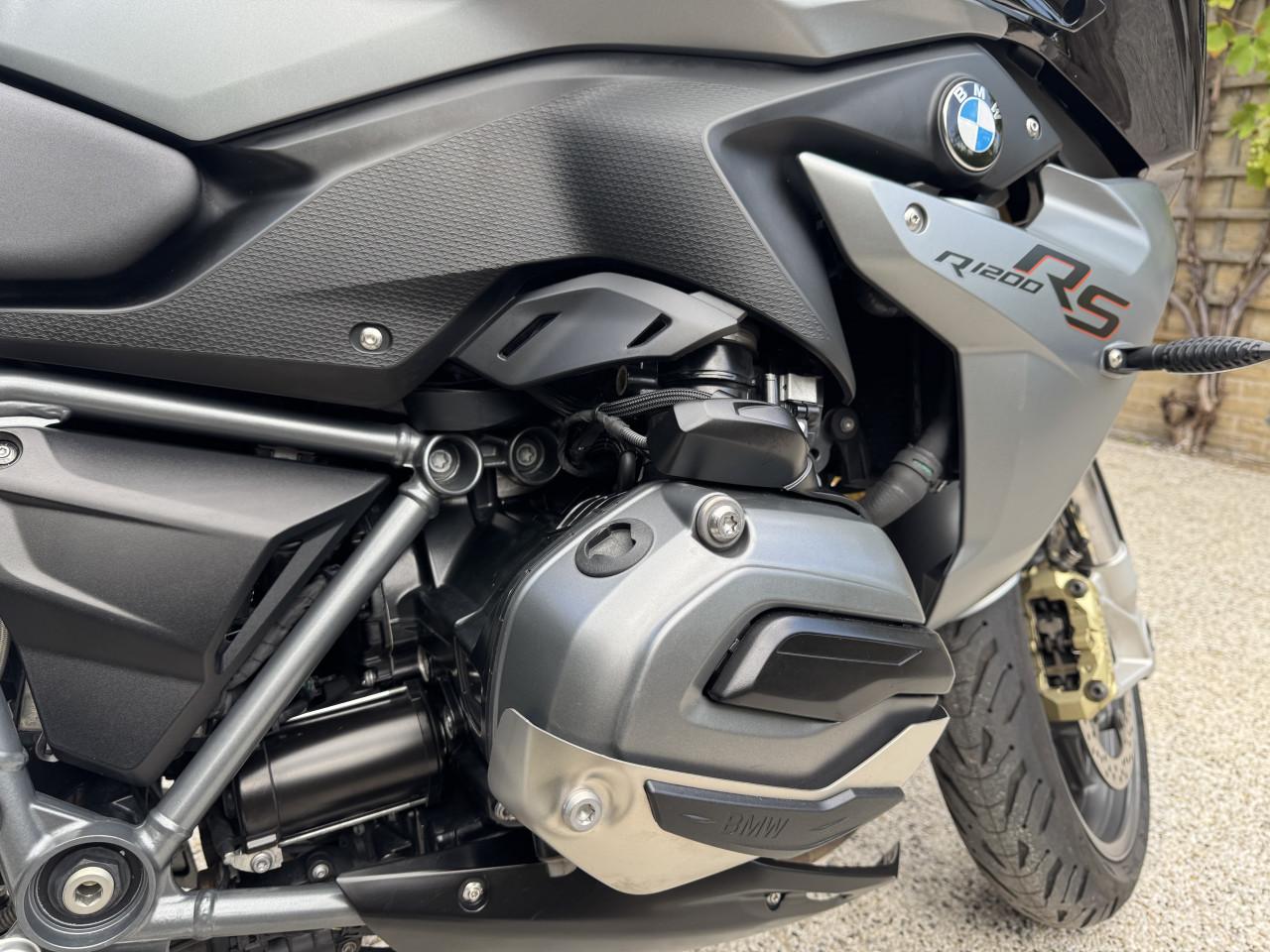 Zeer nette BMW R1200RS van 2015 met 64154 km
