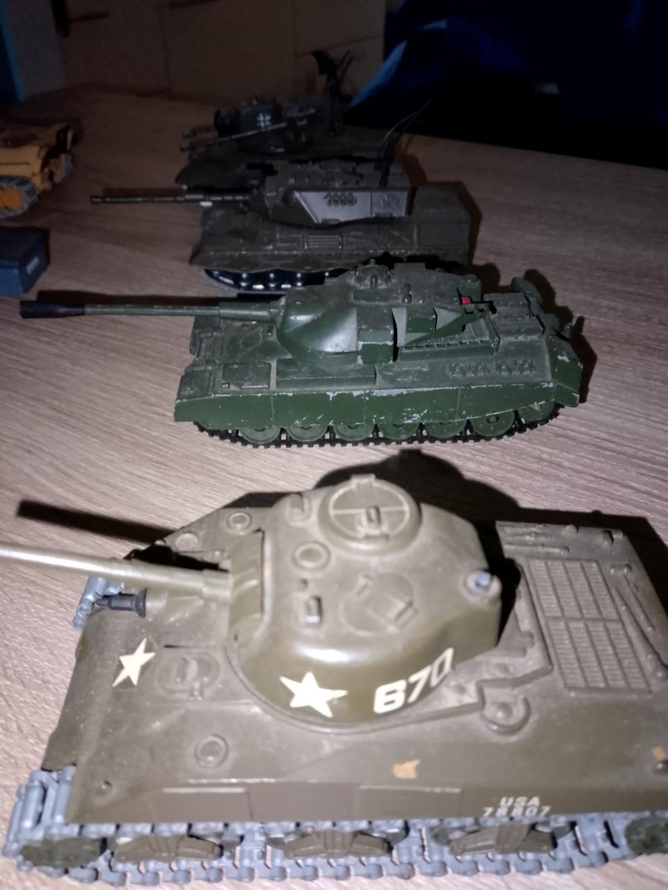 Te koop Solido, Siku, Corgi tanks