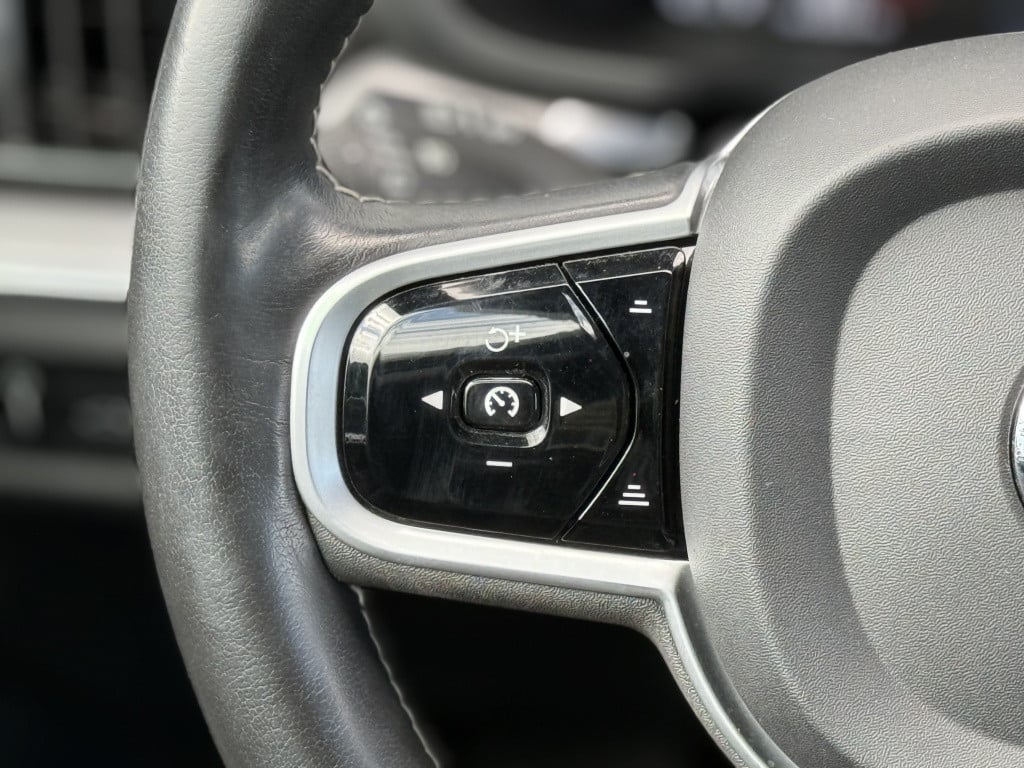 Volvo V60 t6 340pk recharge r-design| adap.cruise| trekhaak| camera| h&k s
