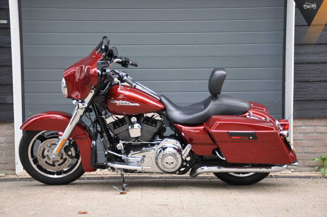 Harley-Davidsob FLHX Street Glide