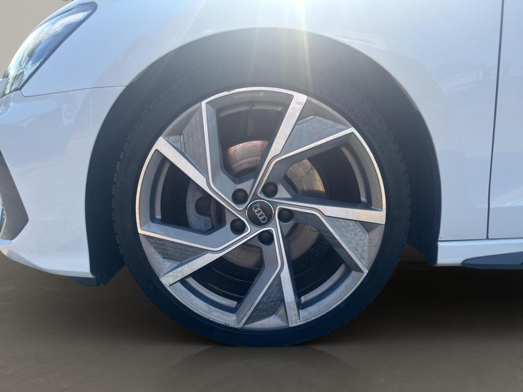 Audi A3 sportback 35 tfsi s 3x s-line sfeer rs stoelen acc camera