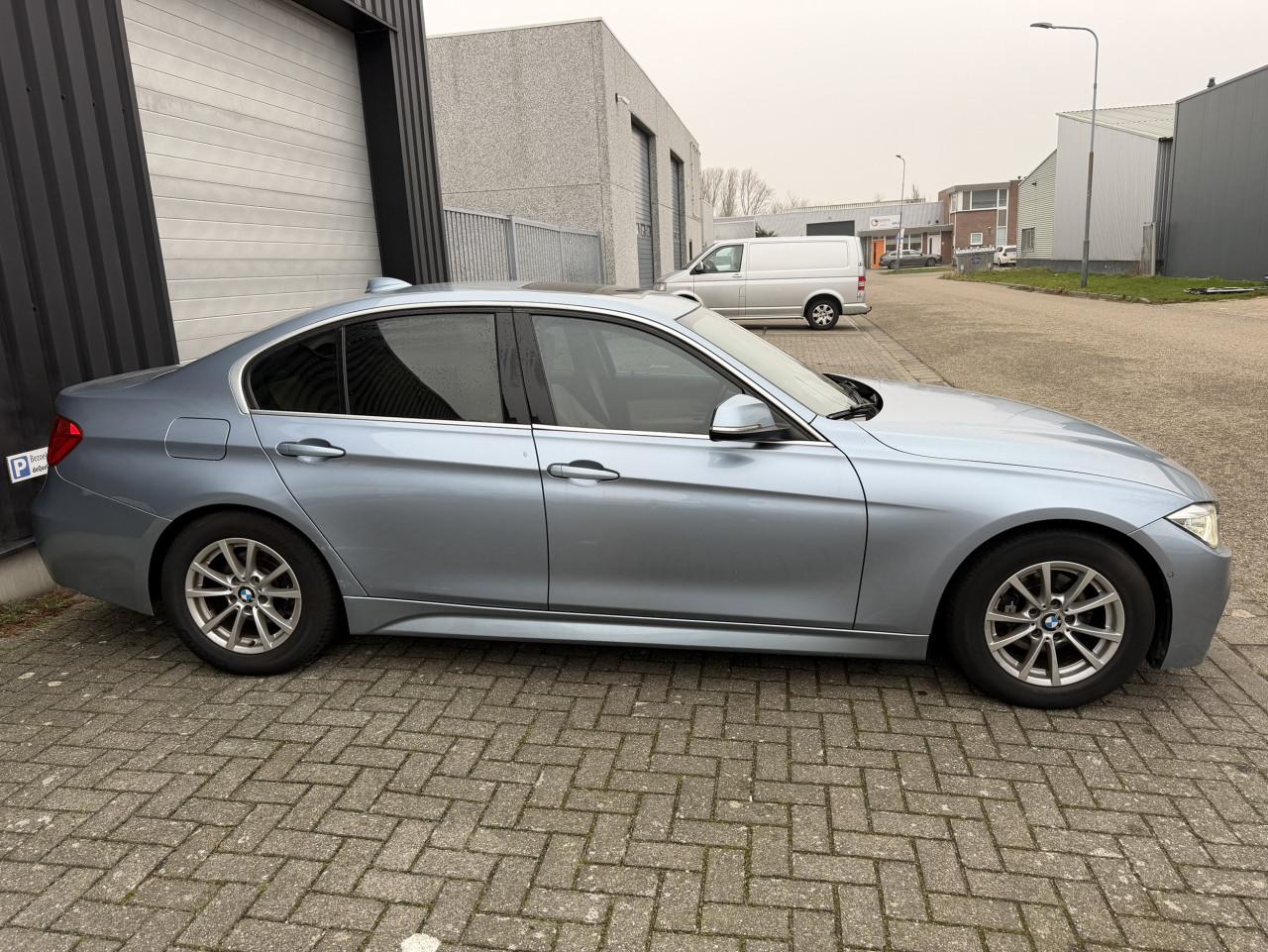 BMW 320ID AUT schuif/kanteldak stuurverwarming en nog vele opties