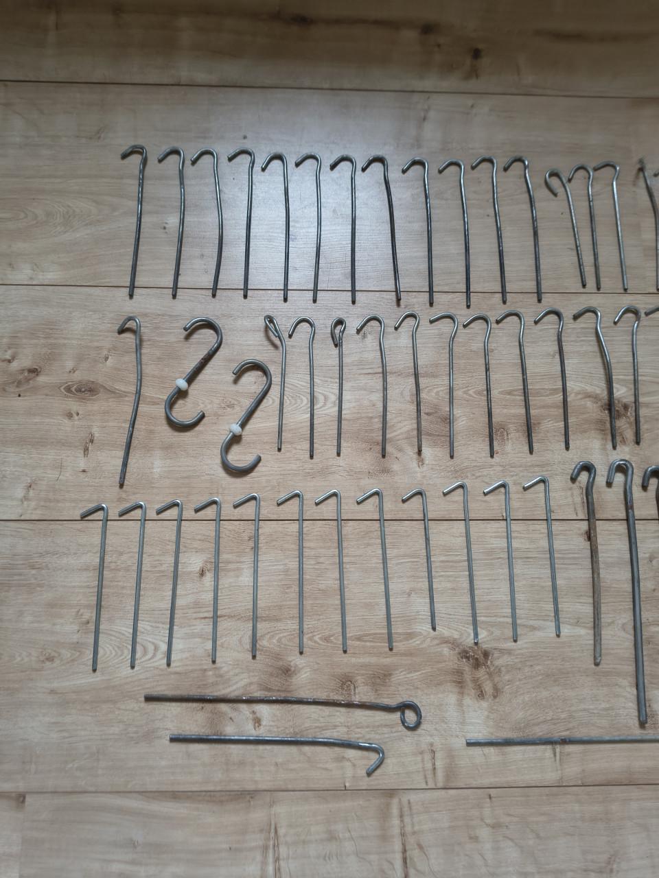 Enorme set RVS tentharingen, haringen, stormharingen voortent luifel tent.