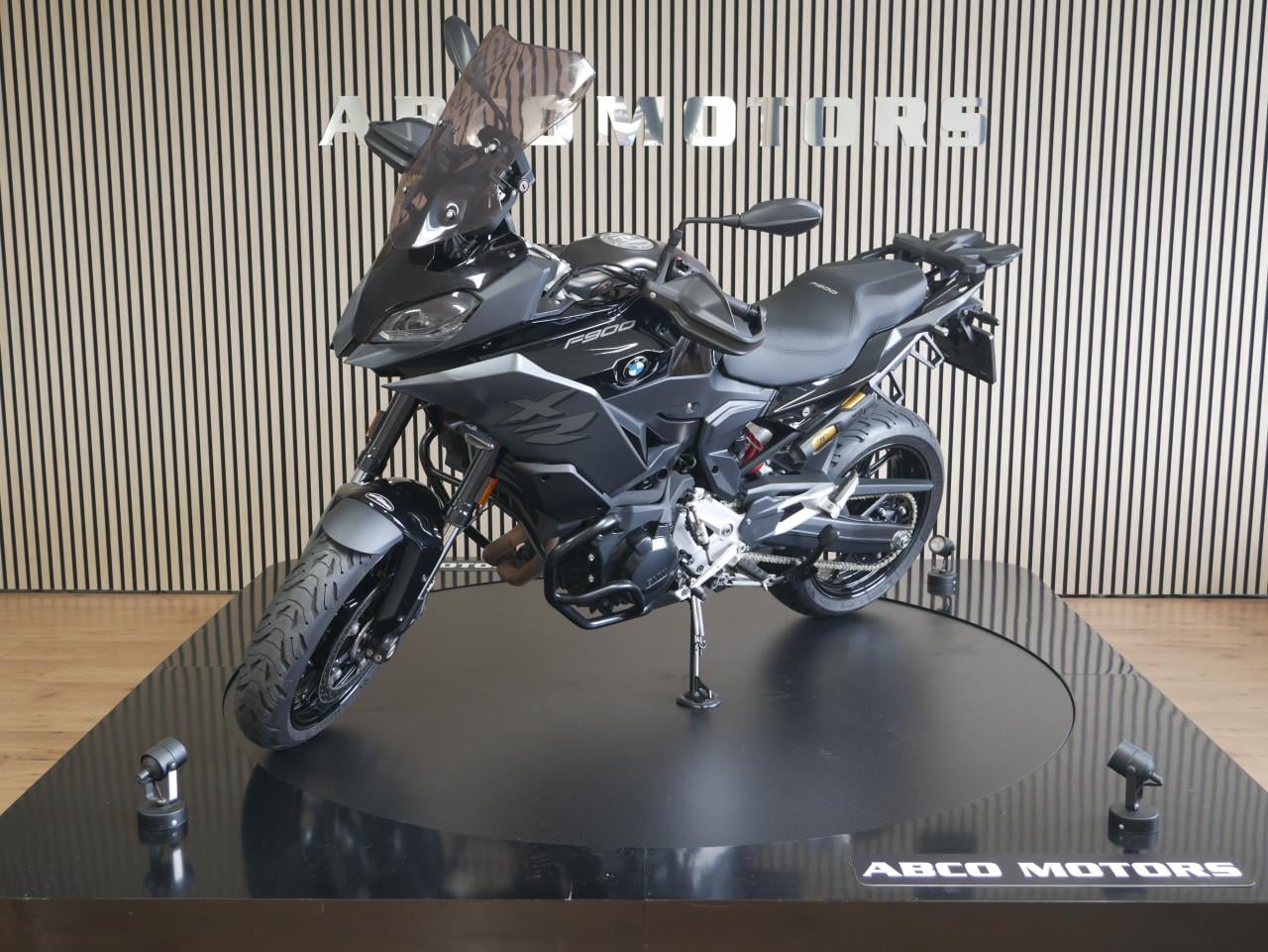 BMW F 900 XR Triple Black