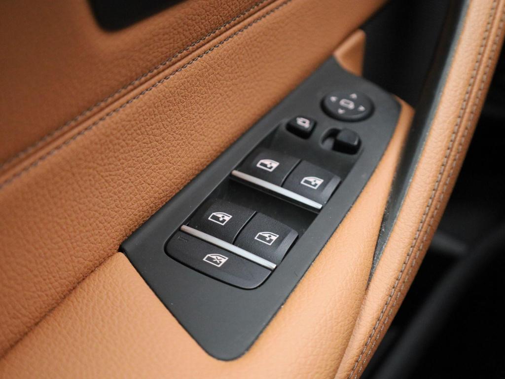 BMW 5 Serie touring 520i business edition plus | automaat | lmv | navigatie