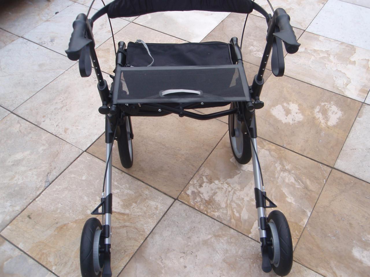 Zgan Topro OLympos  rollator met Softwielen zitje grote tas en rugleuning