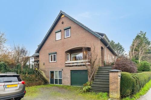 Vrijstaand buitenhuis met uitzicht op water / natuurgebied