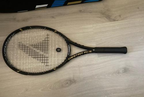 Karakal pro comp 26 junior tennis racket green zone spelers zwart goud